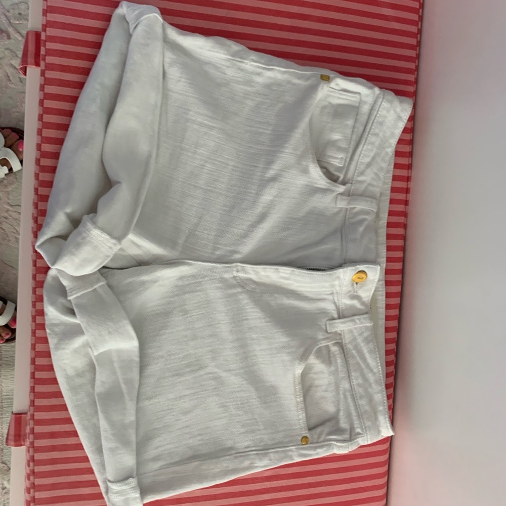 Stunning White Pilcro Denim Shorts!